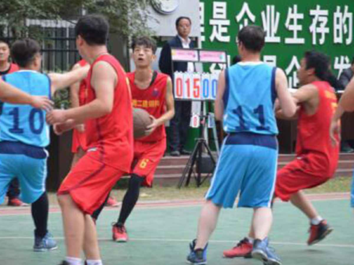 参加乐竞体育·乐竞官方网站-乐竞online(中国)“奋进杯”男子篮球赛